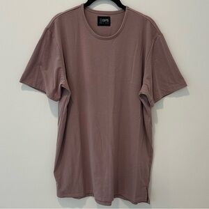 Cuts Split-Hem T-Shirt in XL